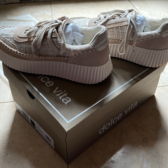 DOLCE VITA SNEAKERS - Picture 8 of 11